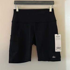 NWT Ali high waist cargo short size L
